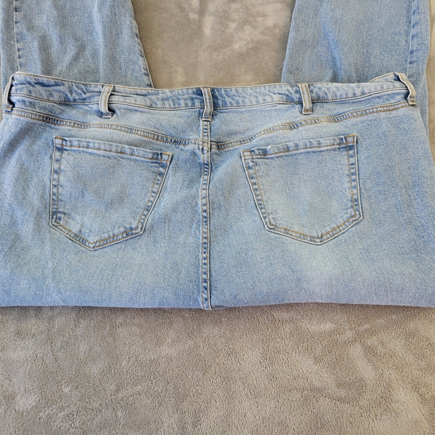 Torrid 24 Blue Distressed Cropped Jeans Sequin Accents Raw Hem Plus SL74E