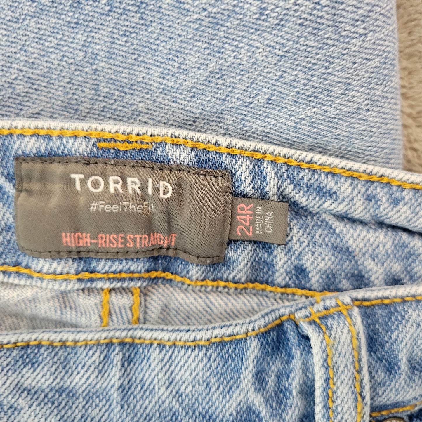 Torrid 24 Blue Distressed Cropped Jeans Sequin Accents Raw Hem Plus SL74E