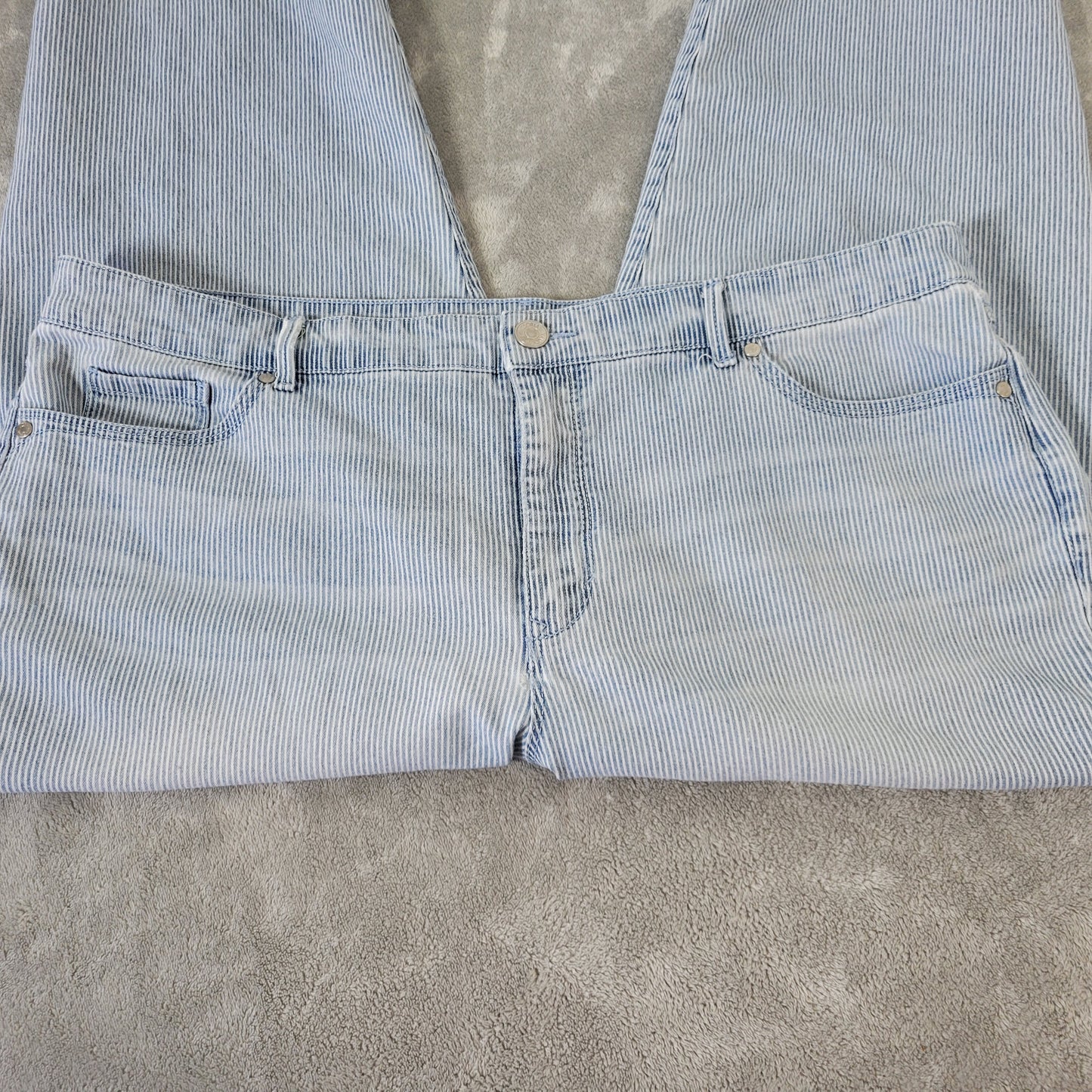 Gloria Vanderbilt Women's 18 Capri Jeans Blue White Striped Stretch STR200E