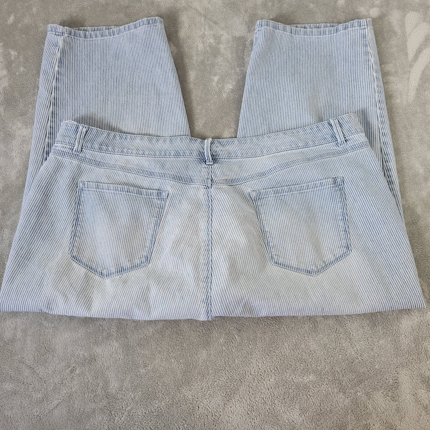 Gloria Vanderbilt Women's 18 Capri Jeans Blue White Striped Stretch STR200E