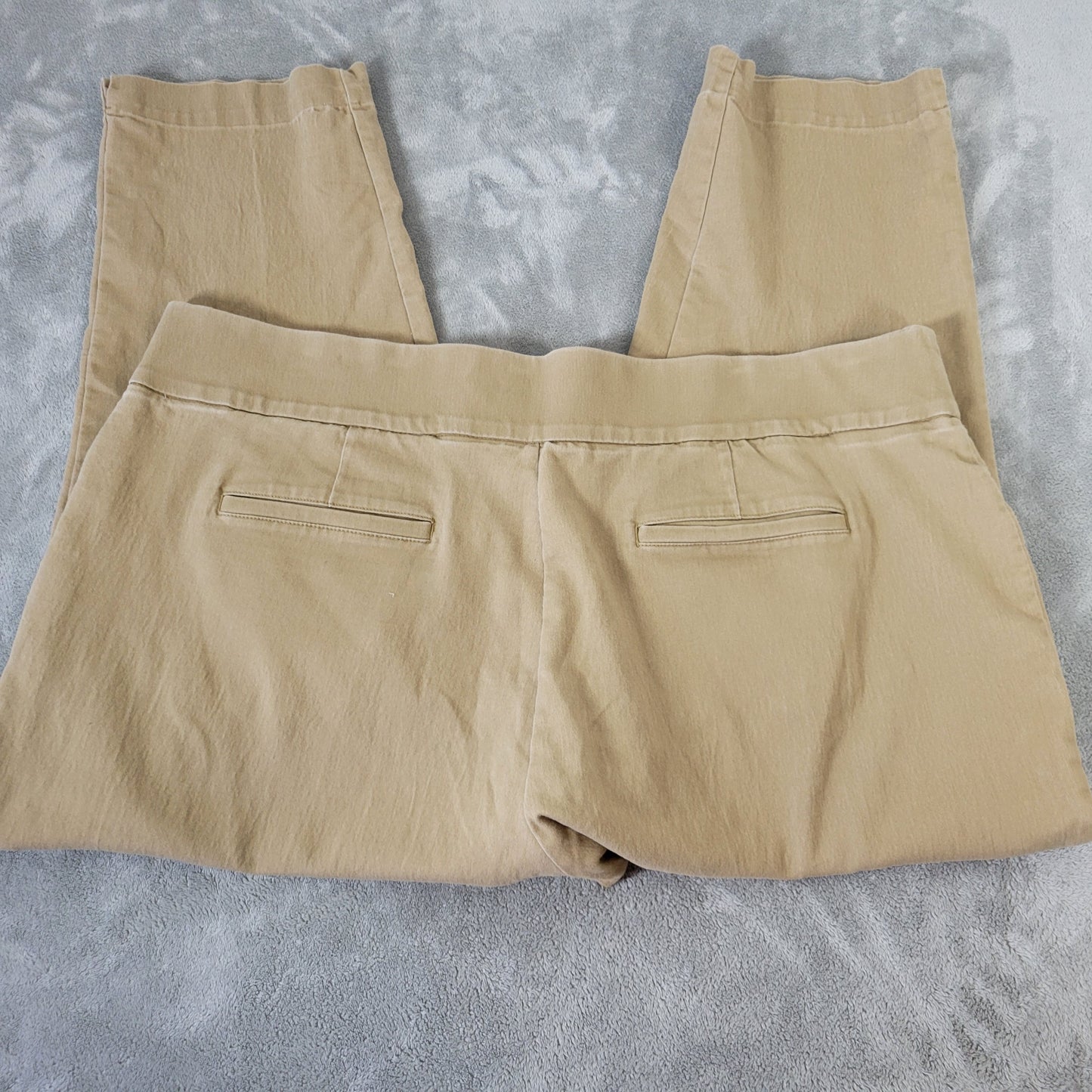 St. John's Bay Women's 22W Capri Pants Tan Khaki Cotton Pull On BRO51E