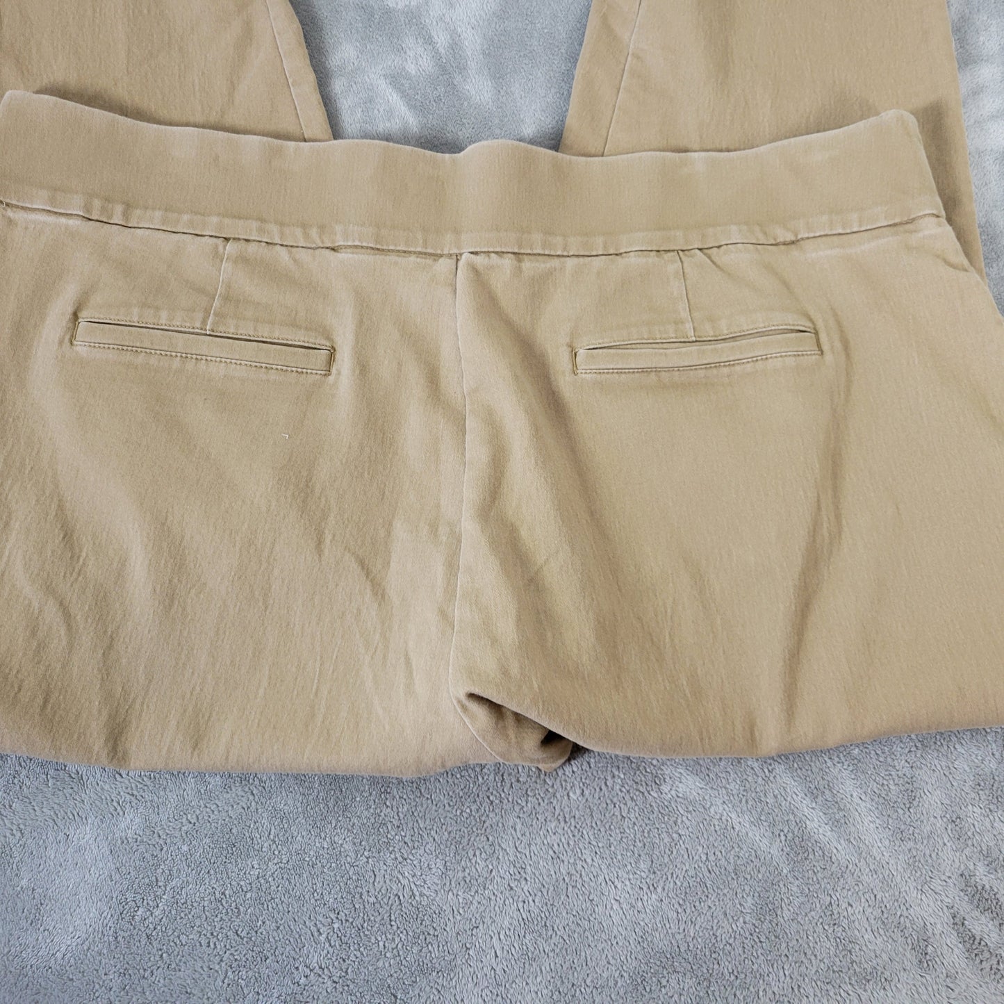 St. John's Bay Women's 22W Capri Pants Tan Khaki Cotton Pull On BRO51E