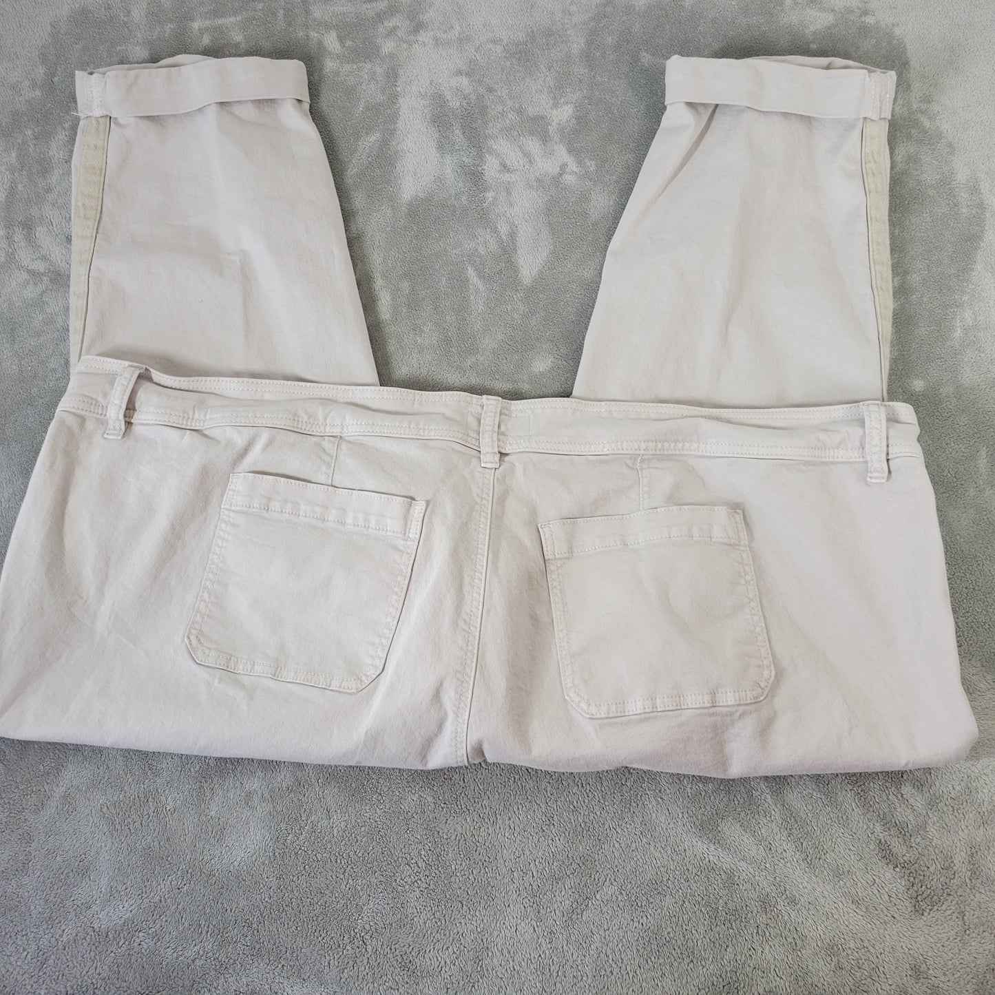 Torrid 30 Jeans Feel the Fit Capri Off White Denim Tuxedo Stripe Stretch CAP24E