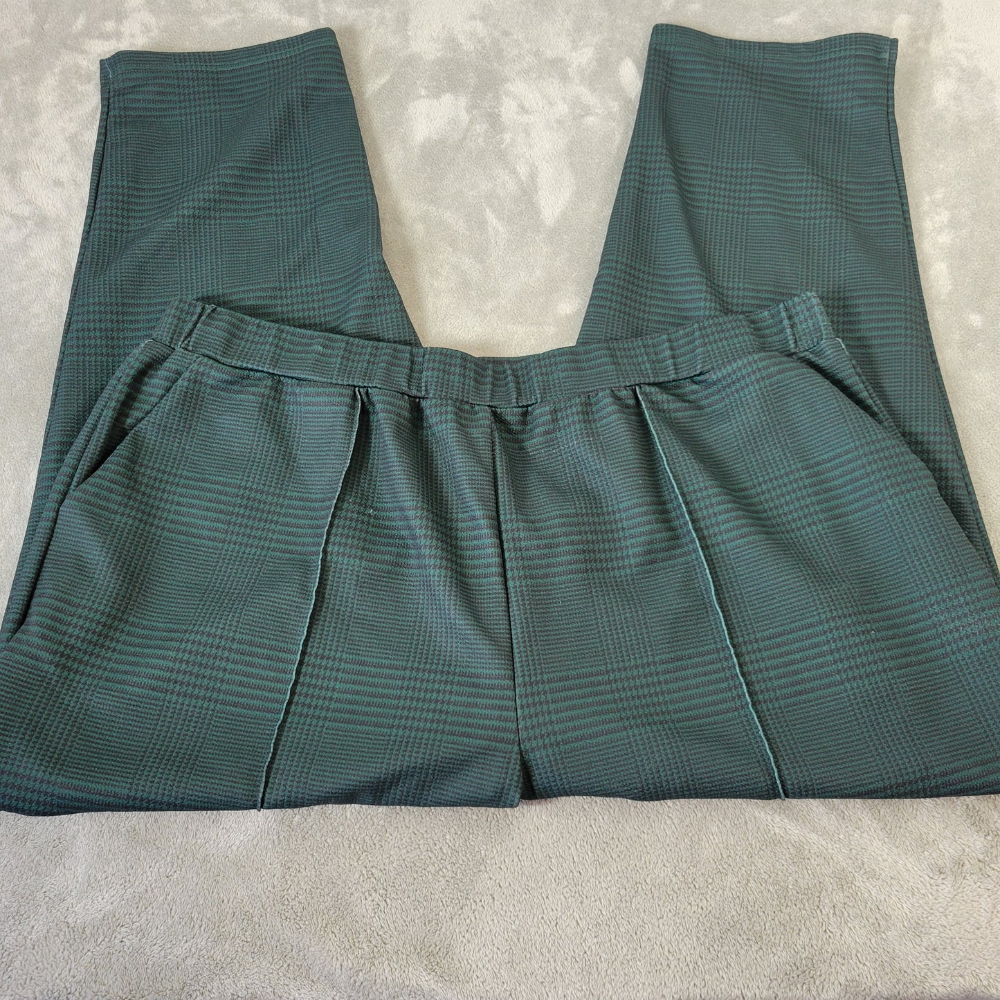 Emery Rose Women's 5XL Plus Green Plaid Crop Pants Pull On Elastic Waist PLA43XE