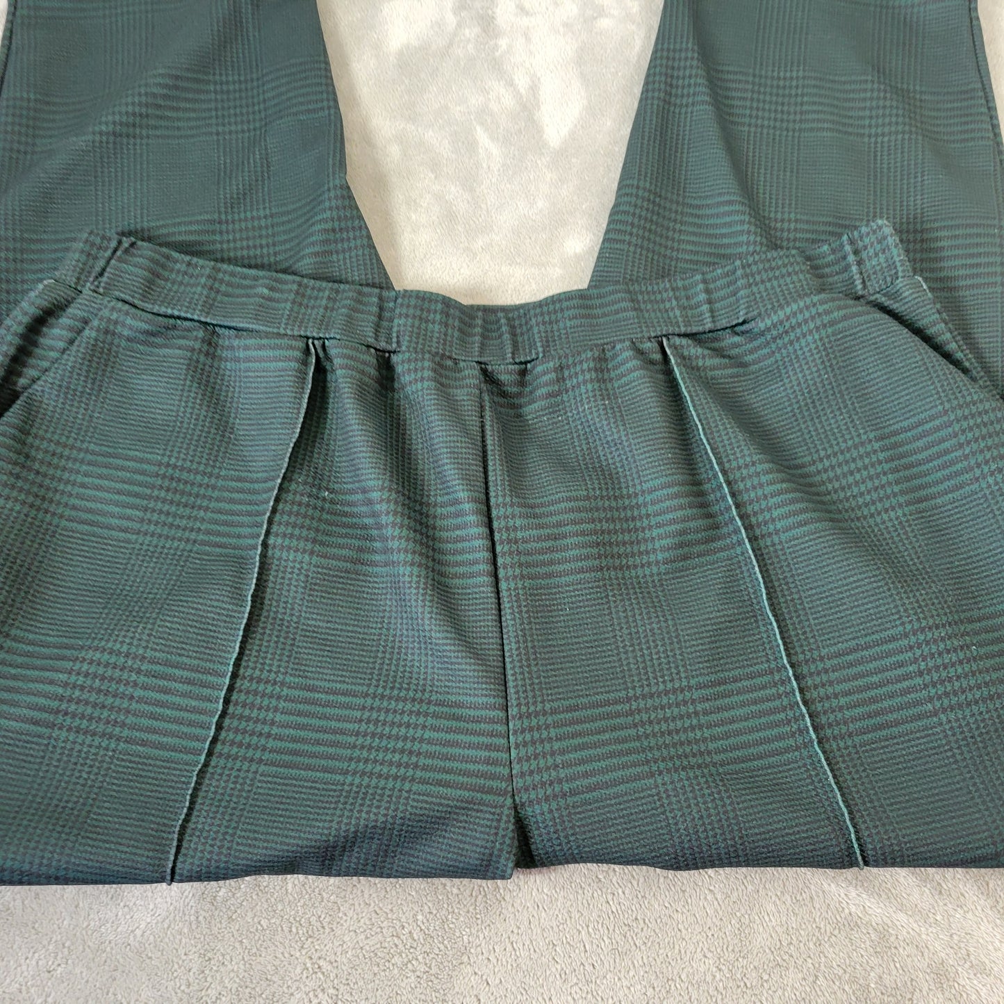Emery Rose Women's 5XL Plus Green Plaid Crop Pants Pull On Elastic Waist PLA43XE
