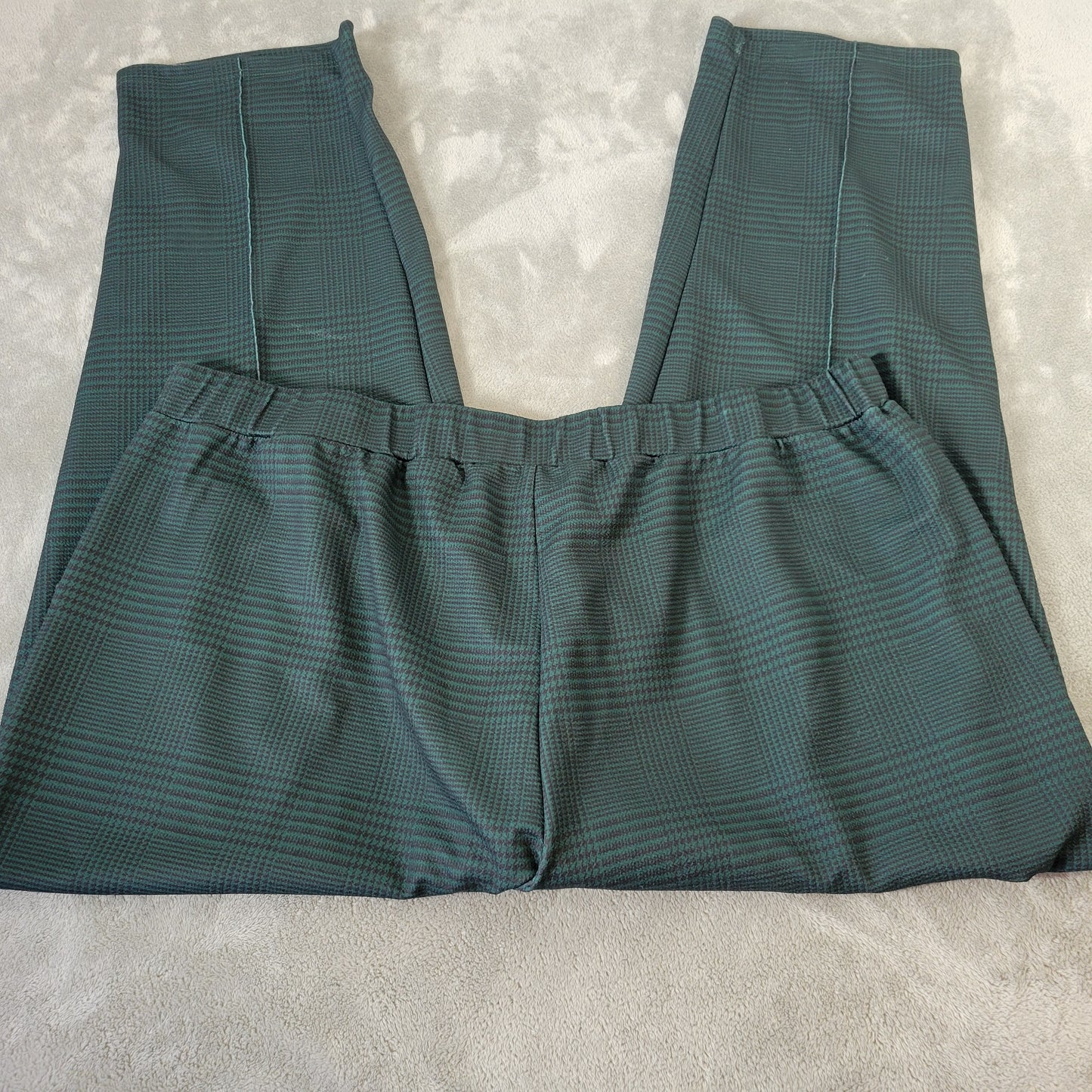 Emery Rose Women's 5XL Plus Green Plaid Crop Pants Pull On Elastic Waist PLA43XE