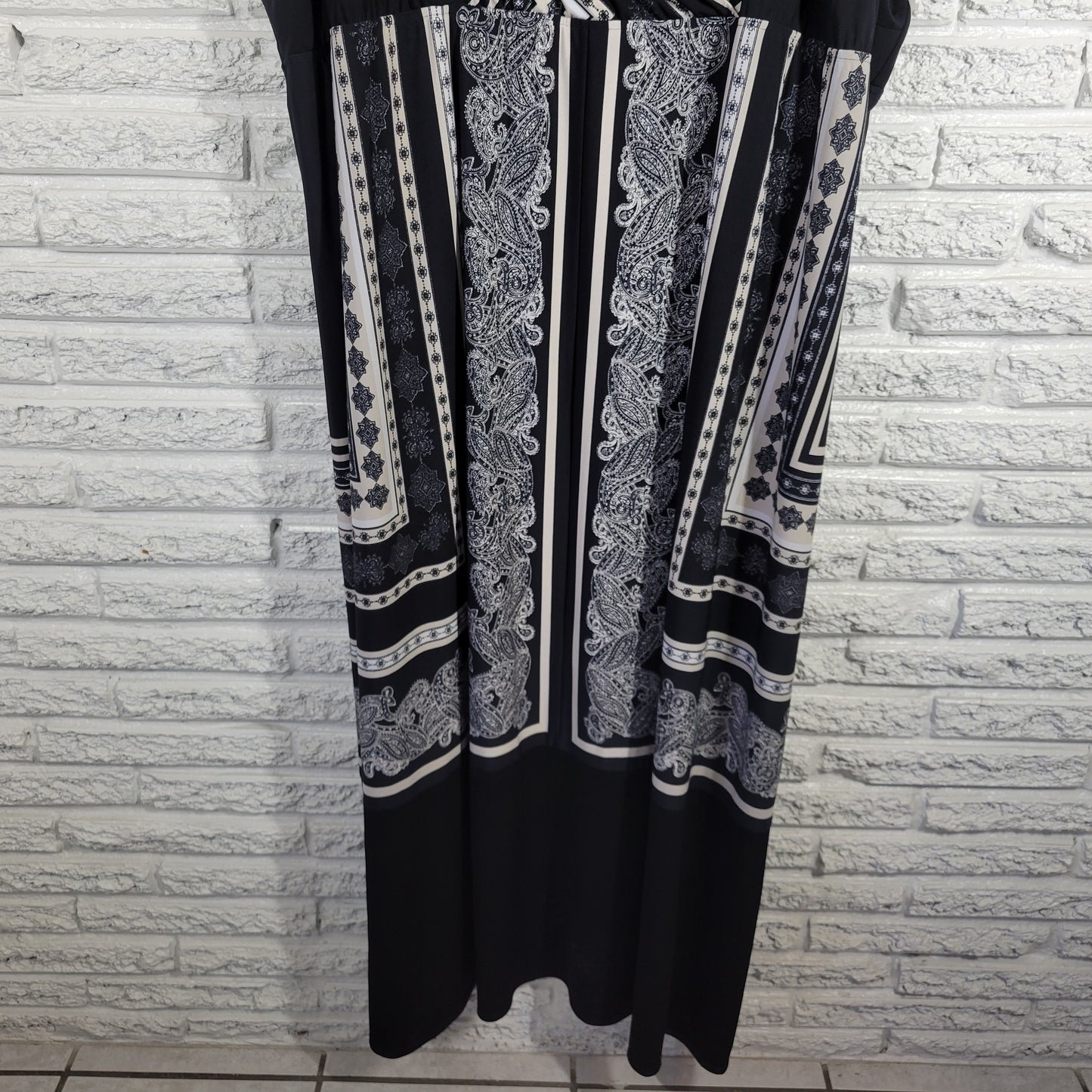 Catherines Womens 5X 34W 36W Plus Dress Black White Paisley Sleeveless PAI16E