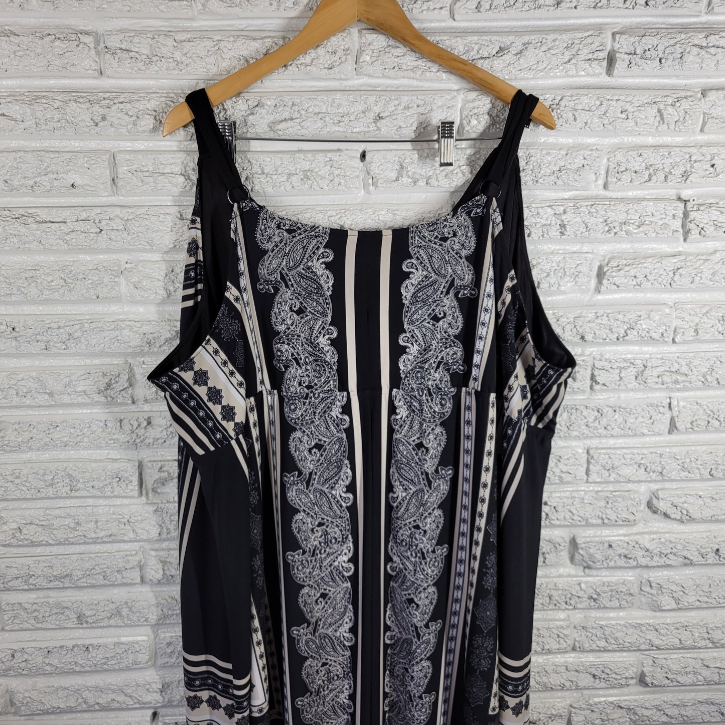 Catherines Womens 5X 34W 36W Plus Dress Black White Paisley Sleeveless PAI16E