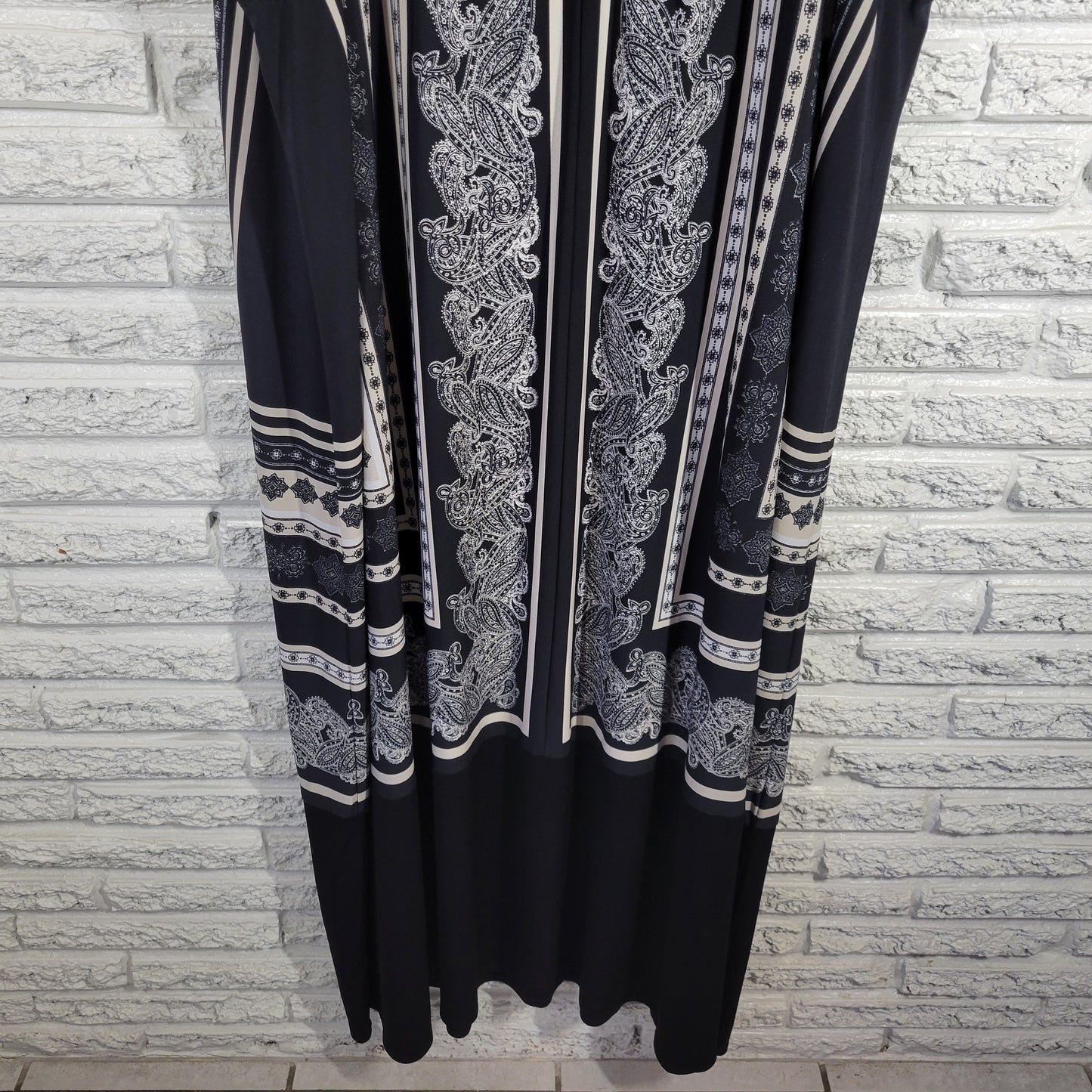 Catherines Womens 5X 34W 36W Plus Dress Black White Paisley Sleeveless PAI16E
