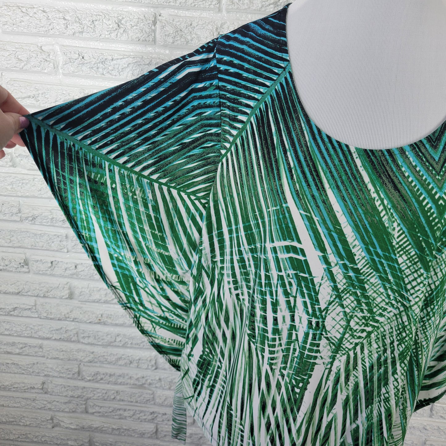 Avenue Womens 18/20 Plus Green Blue Leaf Print Batwing Sleeve Blouse  Top WAT20E