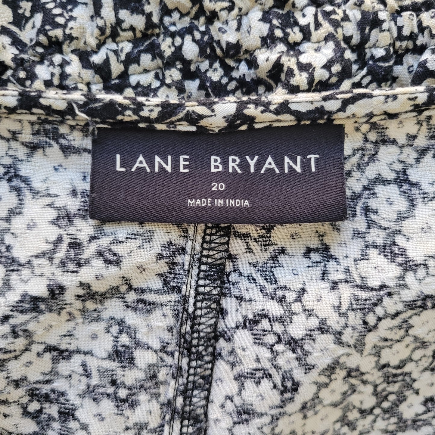 Lane Bryant Womens 20 Plus Black White Floral Lace Trim Blouse FLO303E