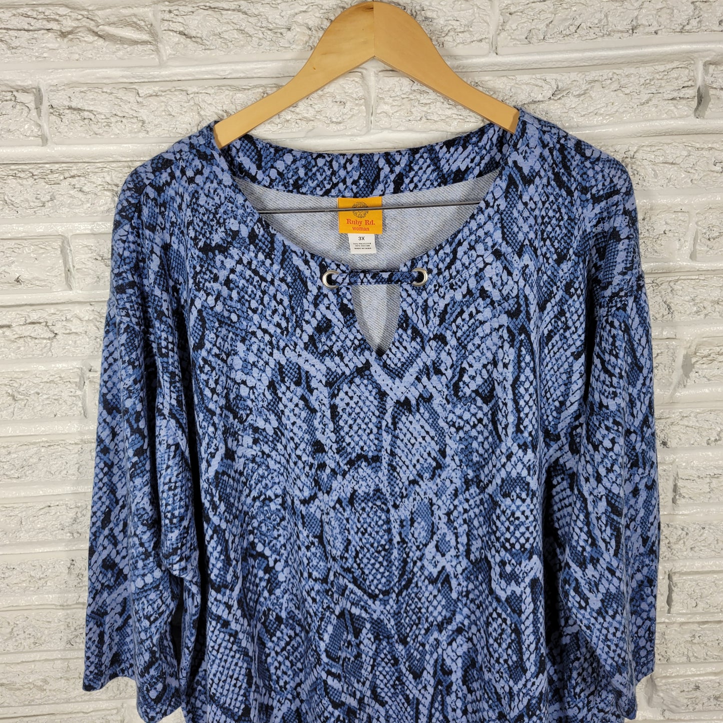 Ruby Rd Women’s 3X Top Blue Animal Print Keyhole Neck 3/4 Sleeve Knit ANI30E