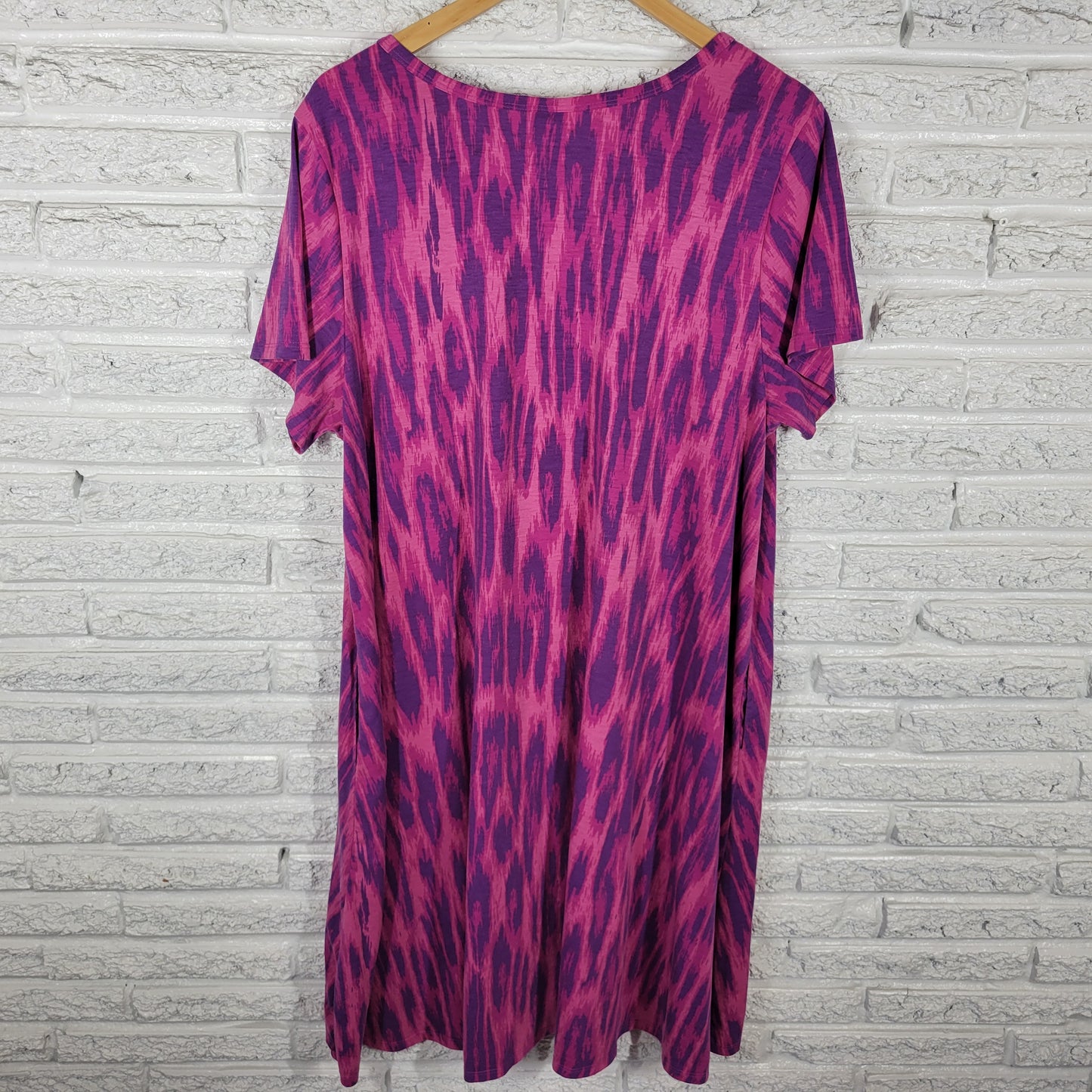 LuLaRoe 2XL Dress Purple Pink Watercolor Knee Length Short Sleeve WAT46E