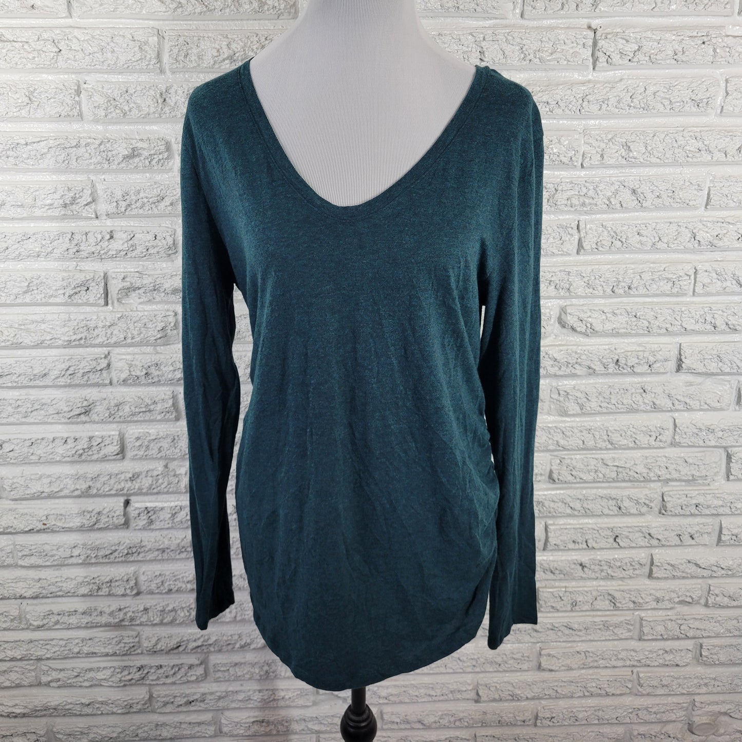 Ingrid & Isabel XL Maternity Tee Tunic Green Ruched Long Sleeve Scoop Neck GRE58