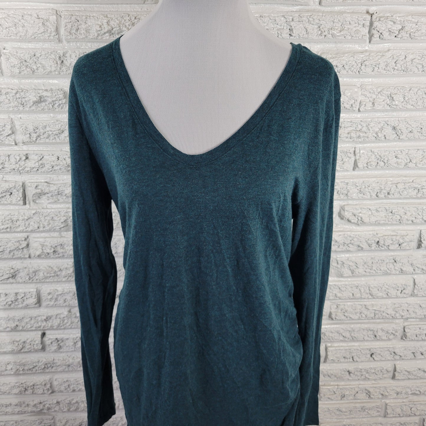 Ingrid & Isabel XL Maternity Tee Tunic Green Ruched Long Sleeve Scoop Neck GRE58