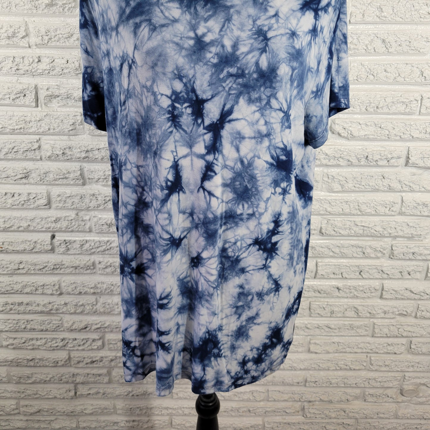 Torrid Super Soft Knits Tunic Tee 1X Blue White Tie Dye Short Sleeve B9E