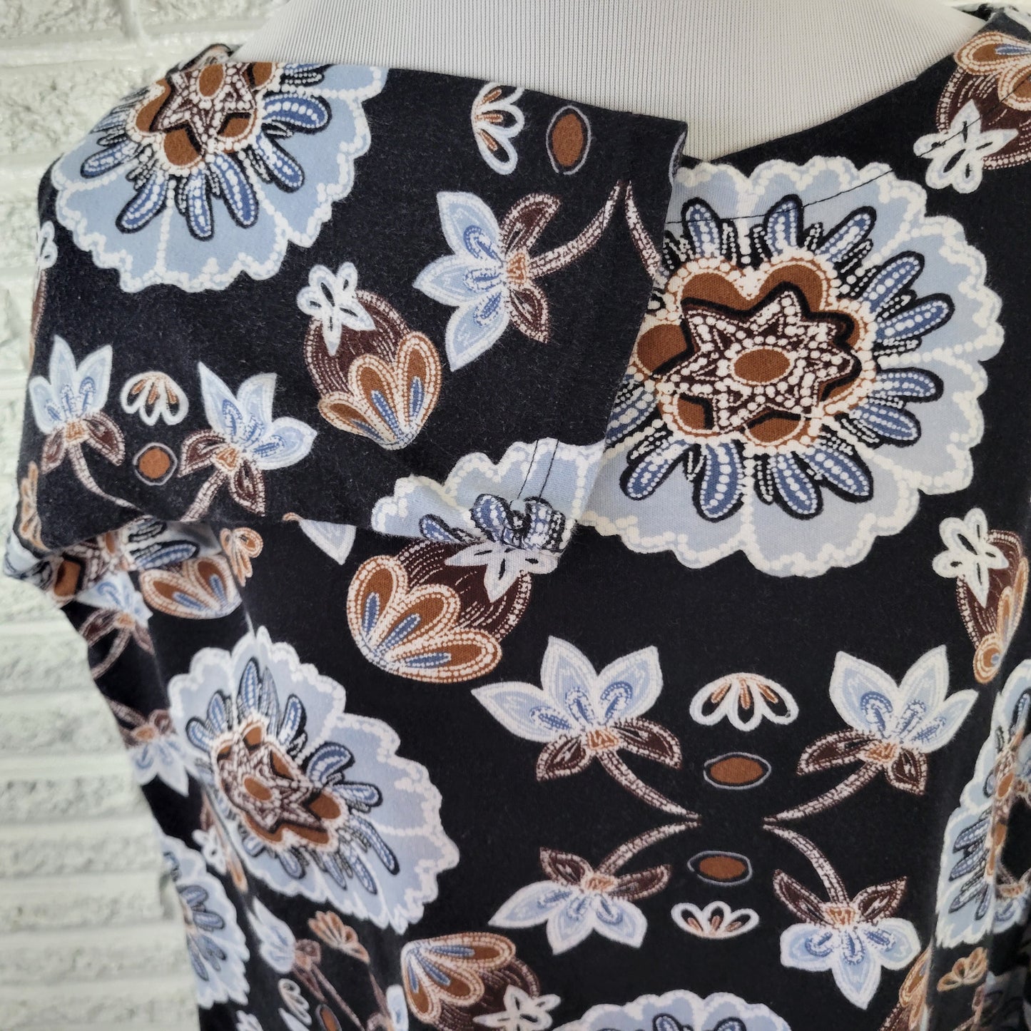 Croft & Barrow XL Top Black Blue Floral 100% Cotton 3/4 Sleeve Boat Neck FLO320E
