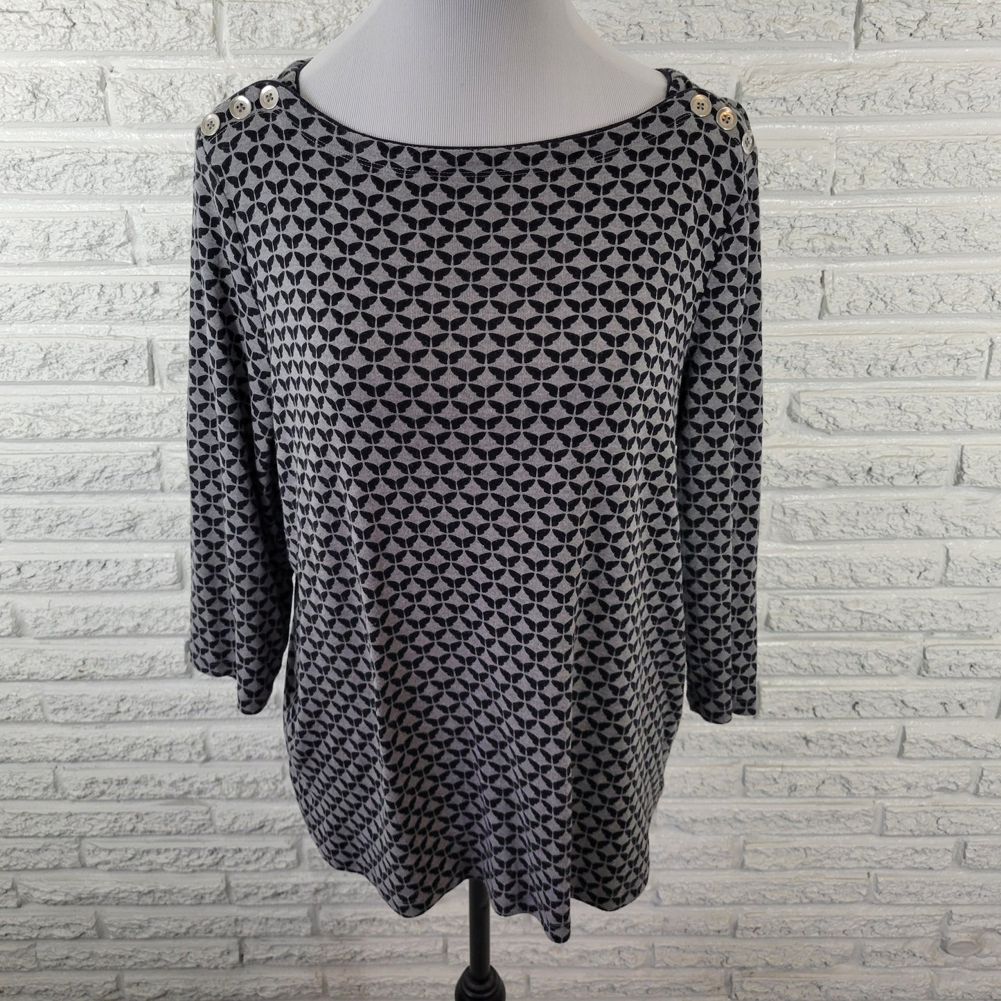 Croft & Barrow XL Top Black Gray Geometric Deco Button Accent 3/4 Sleeve GEO270E