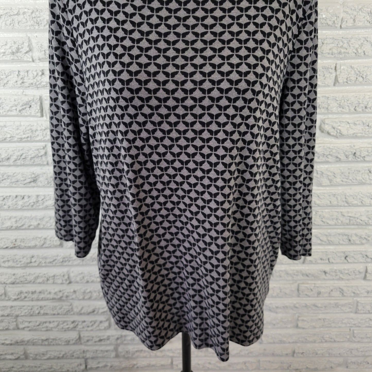 Croft & Barrow XL Top Black Gray Geometric Deco Button Accent 3/4 Sleeve GEO270E