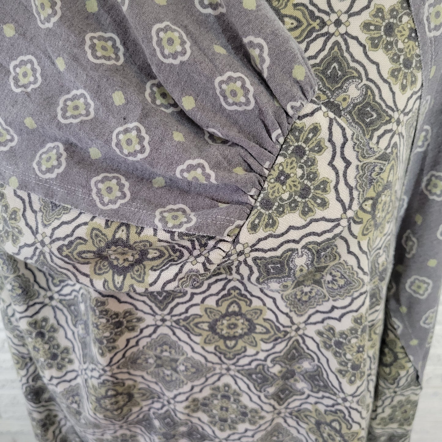 Cato Est 1946 Tunic 18W 20W Gray Green Geometric Long Raglan Sleeve GEO71XE
