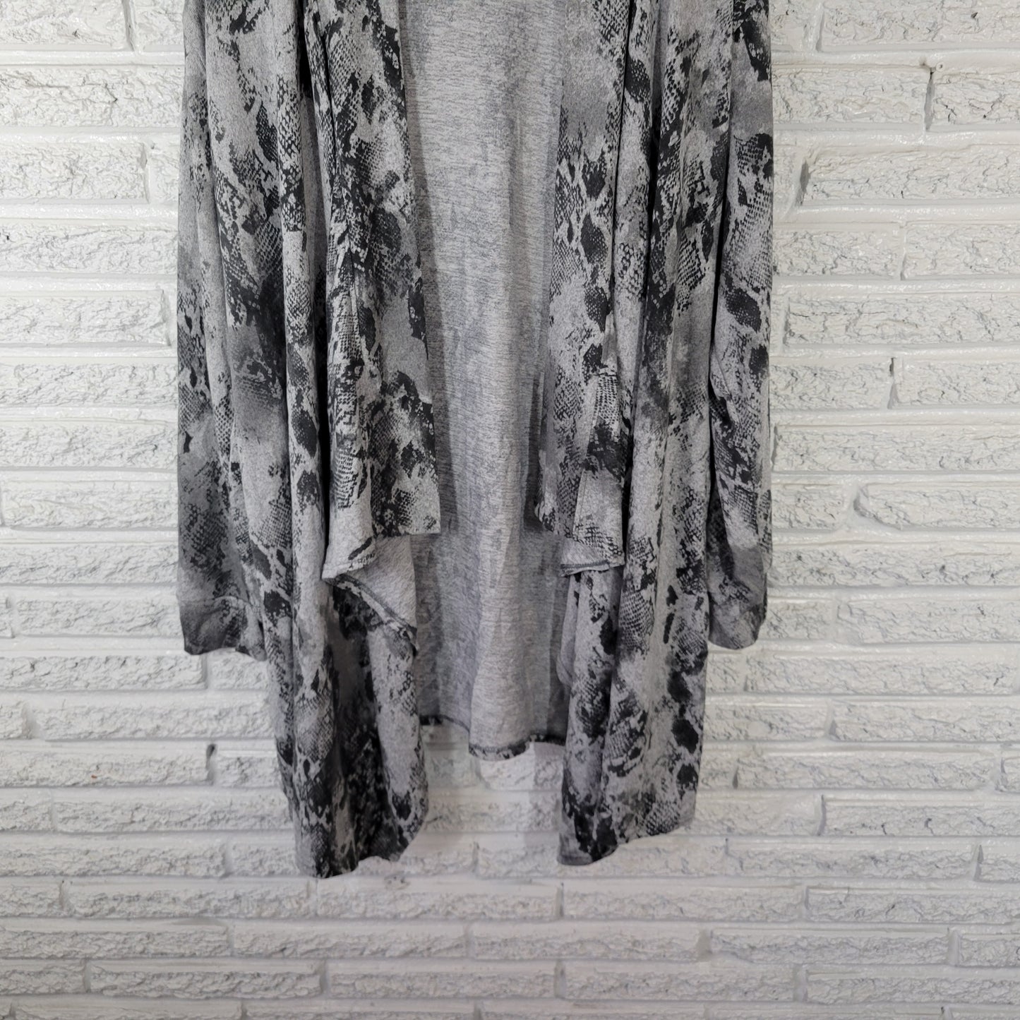 French Laundry 1X Open Cardigan Gray Black Animal Print Long Sleeve ANI39E