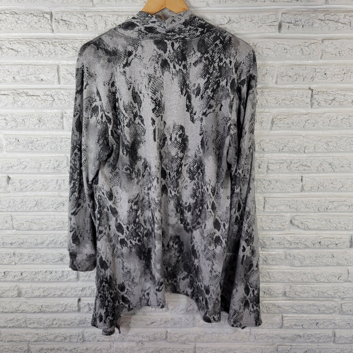 French Laundry 1X Open Cardigan Gray Black Animal Print Long Sleeve ANI39E