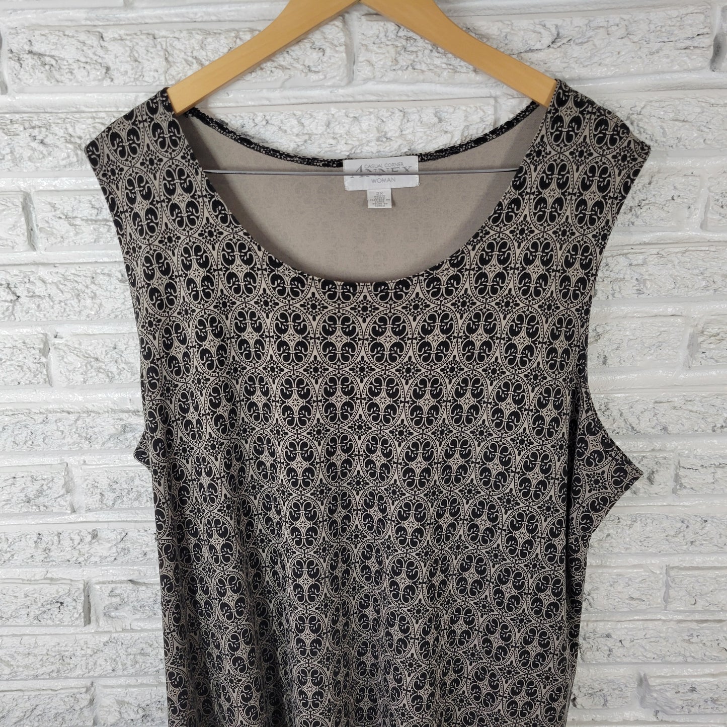 Casual Corner Annex Tank Top Women’s Geometric Black Gray Sleeveless GEO79E