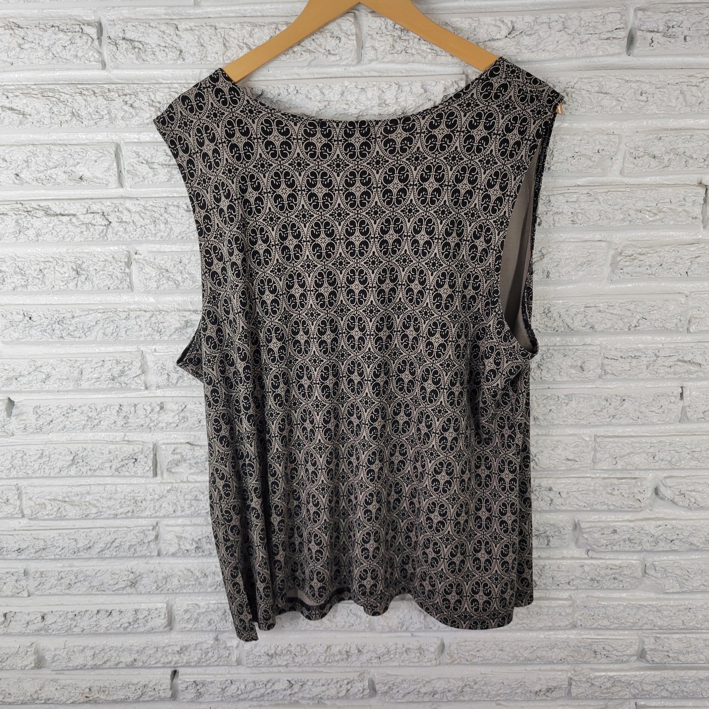 Casual Corner Annex Tank Top Women’s Geometric Black Gray Sleeveless GEO79E