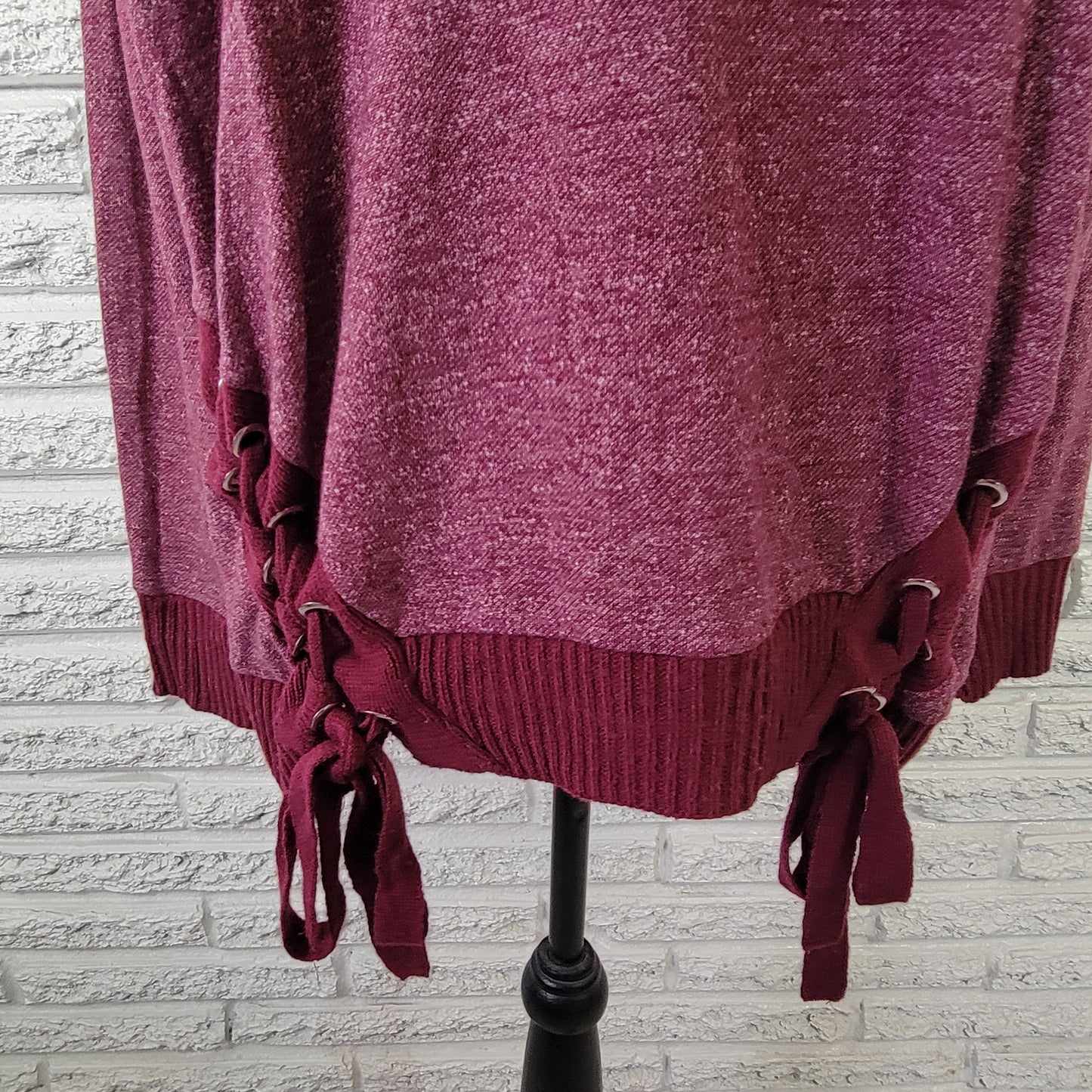 Maurices Women's 1X Sweatshirt Burgundy Plus Size Lace-Up Sides SWE189E