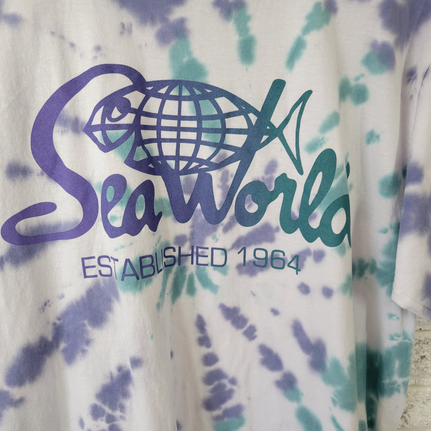 SeaWorld Women's XL T-Shirt Blue Tie-Dye 100% Cotton Jersey Short Sleeve NOV57E