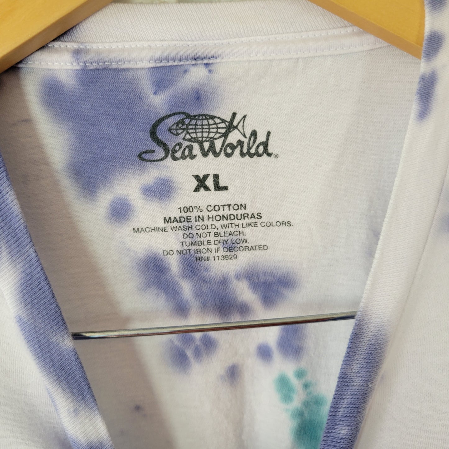 SeaWorld Women's XL T-Shirt Blue Tie-Dye 100% Cotton Jersey Short Sleeve NOV57E