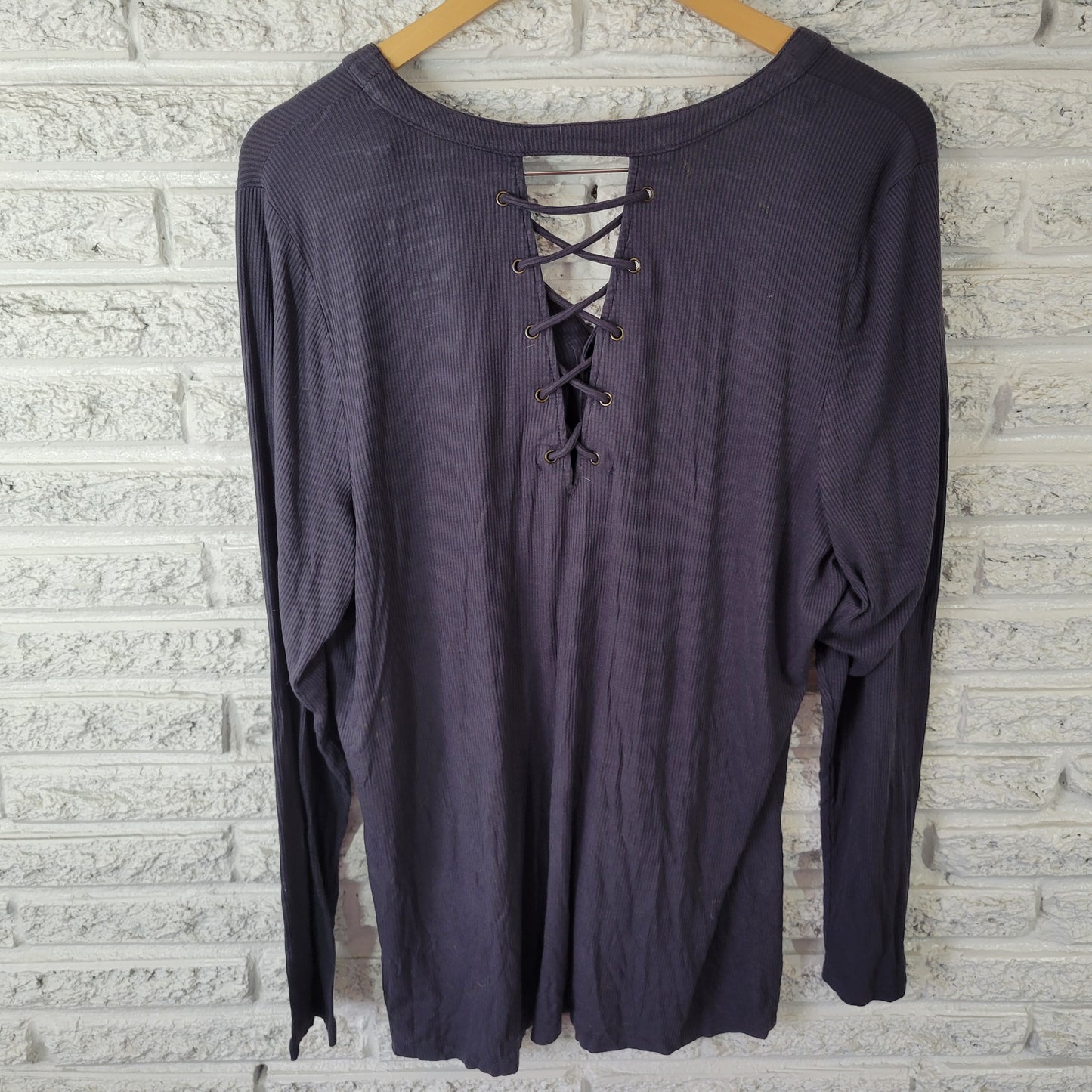 Torrid Super Soft 3X Gray Tunic Lace Up Back Long Sleeve V-Neck Boho GRA38E