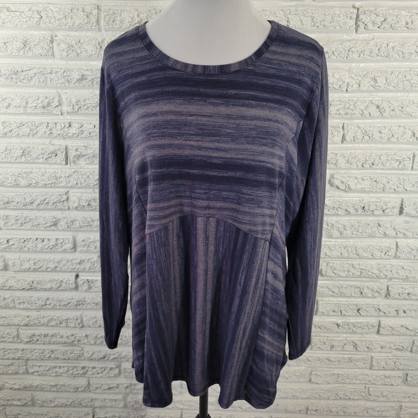 CJ Banks Women's 1X Top Blue Gray Striped Knit Long Sleeve Crew Neck STR144E
