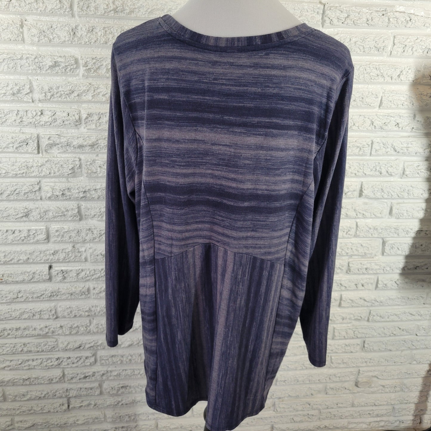 CJ Banks Women's 1X Top Blue Gray Striped Knit Long Sleeve Crew Neck STR144E