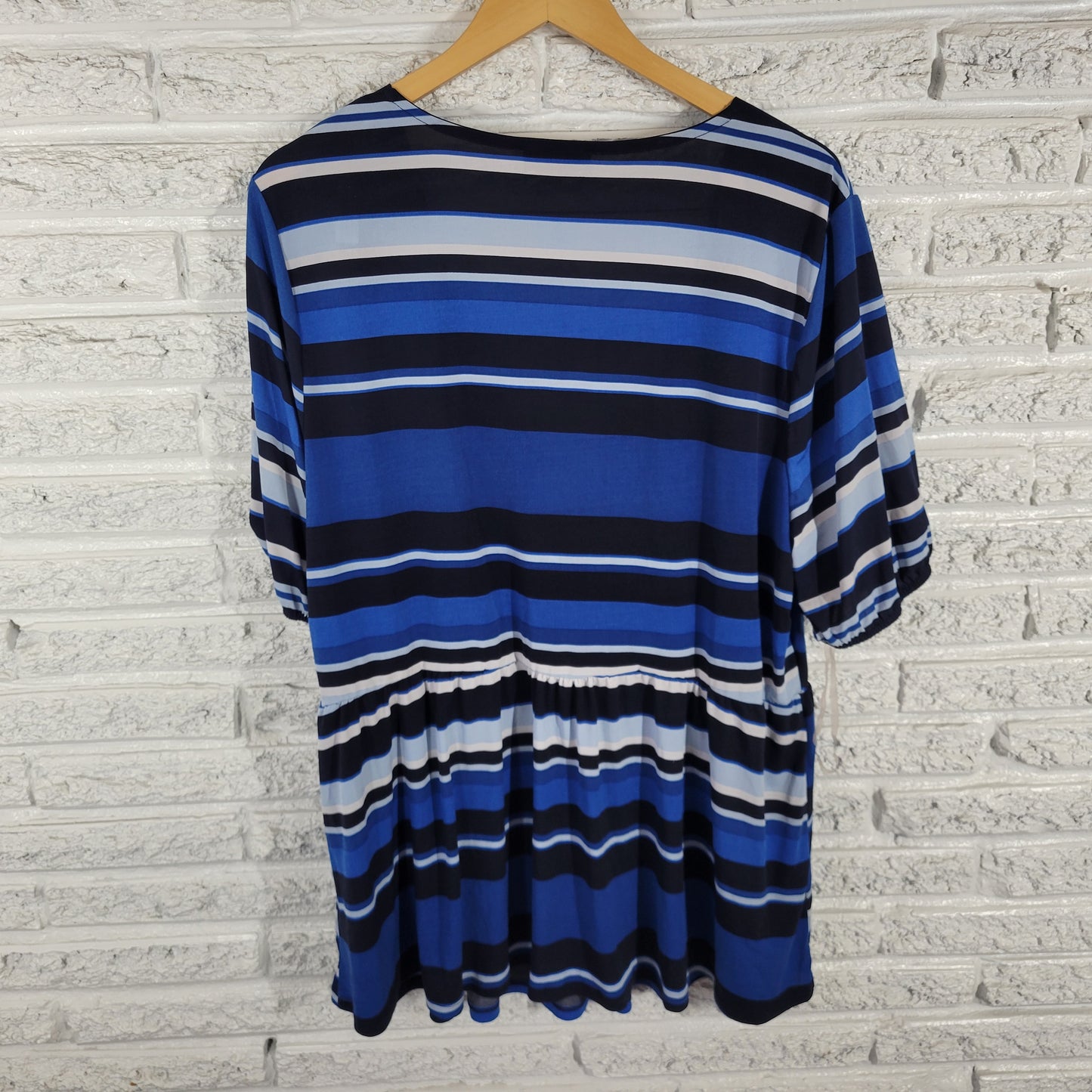 Lane Bryant Women’s Plus Size 22/24 Top Blue White Stripe V-Neck STR211XE