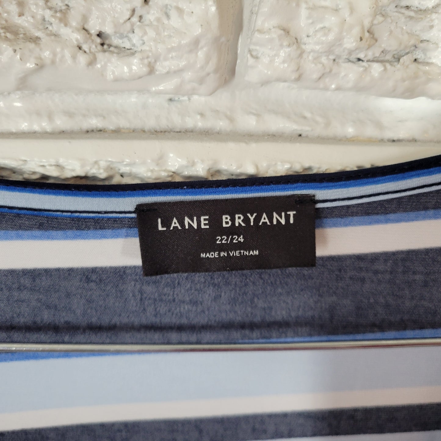 Lane Bryant Women’s Plus Size 22/24 Top Blue White Stripe V-Neck STR211XE