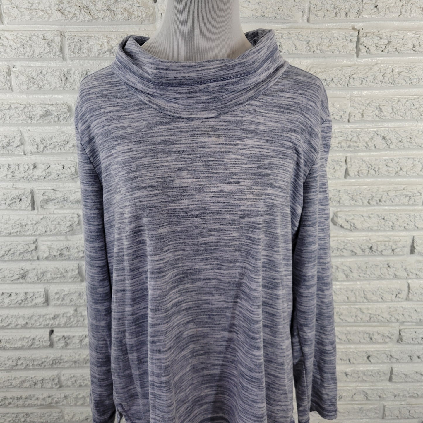 Karen Scott Sport Women’s XL Top Blue Heather Turtleneck Long Sleeve BLU254E