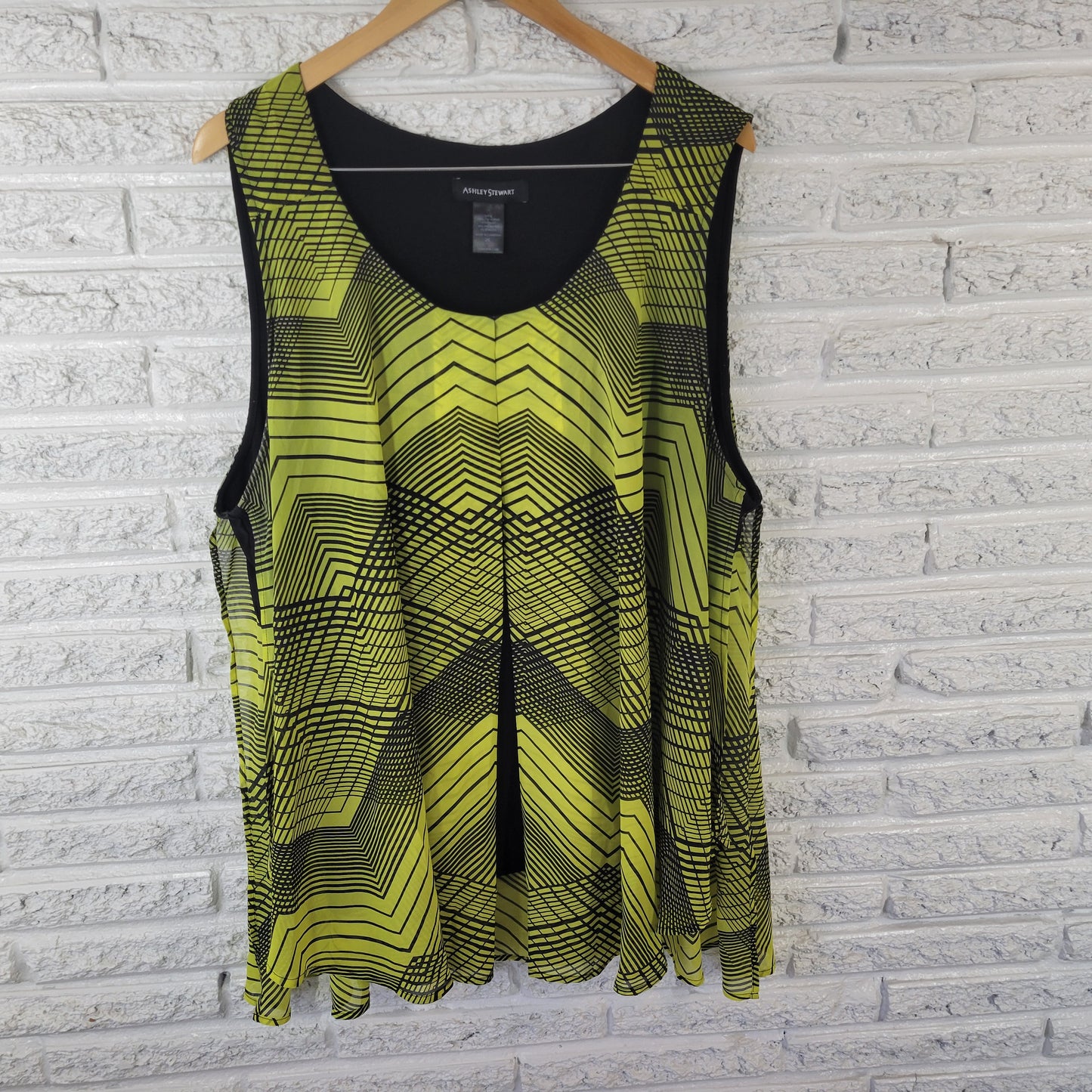 Ashley Stewart 26 Plus Size Top Yellow Black Geometric Sleeveless GEO62E