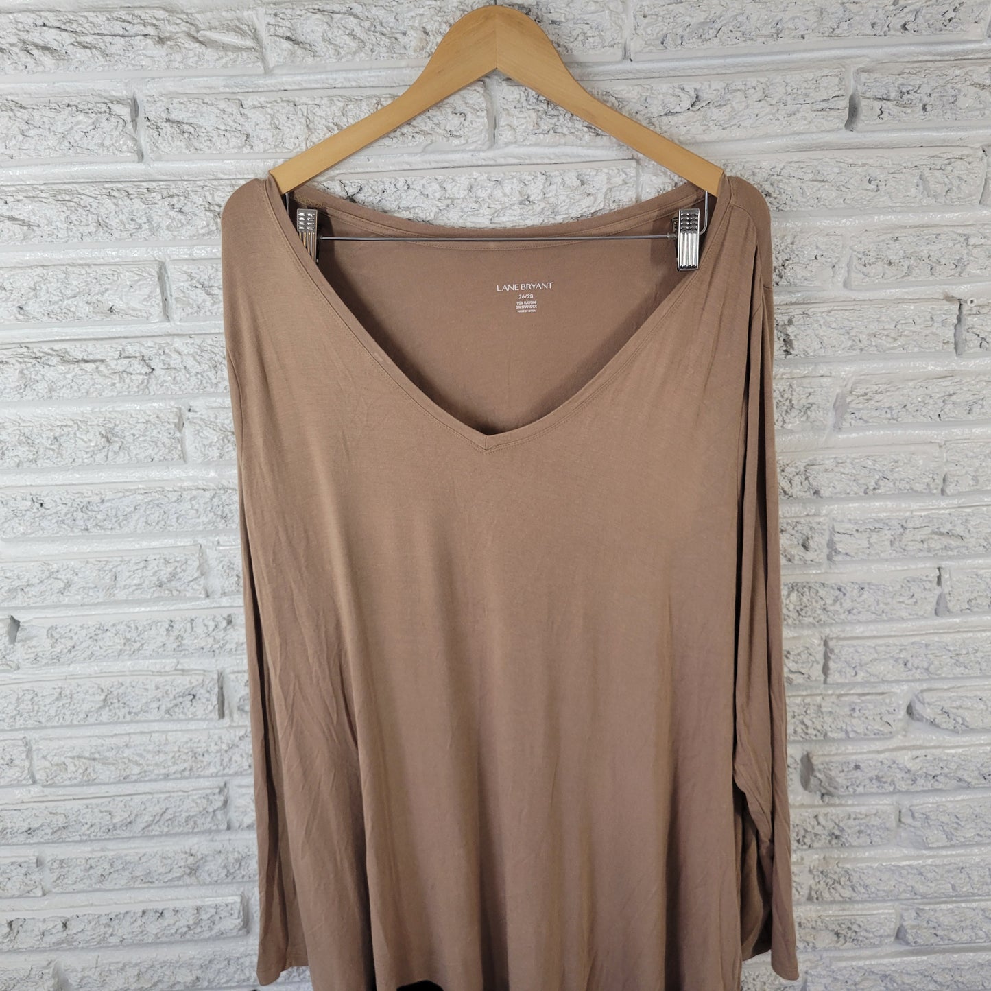Lane Bryant Tunic 26/28 Tan Soft Knit Long Sleeve V-Neck Plus Size BRO29E