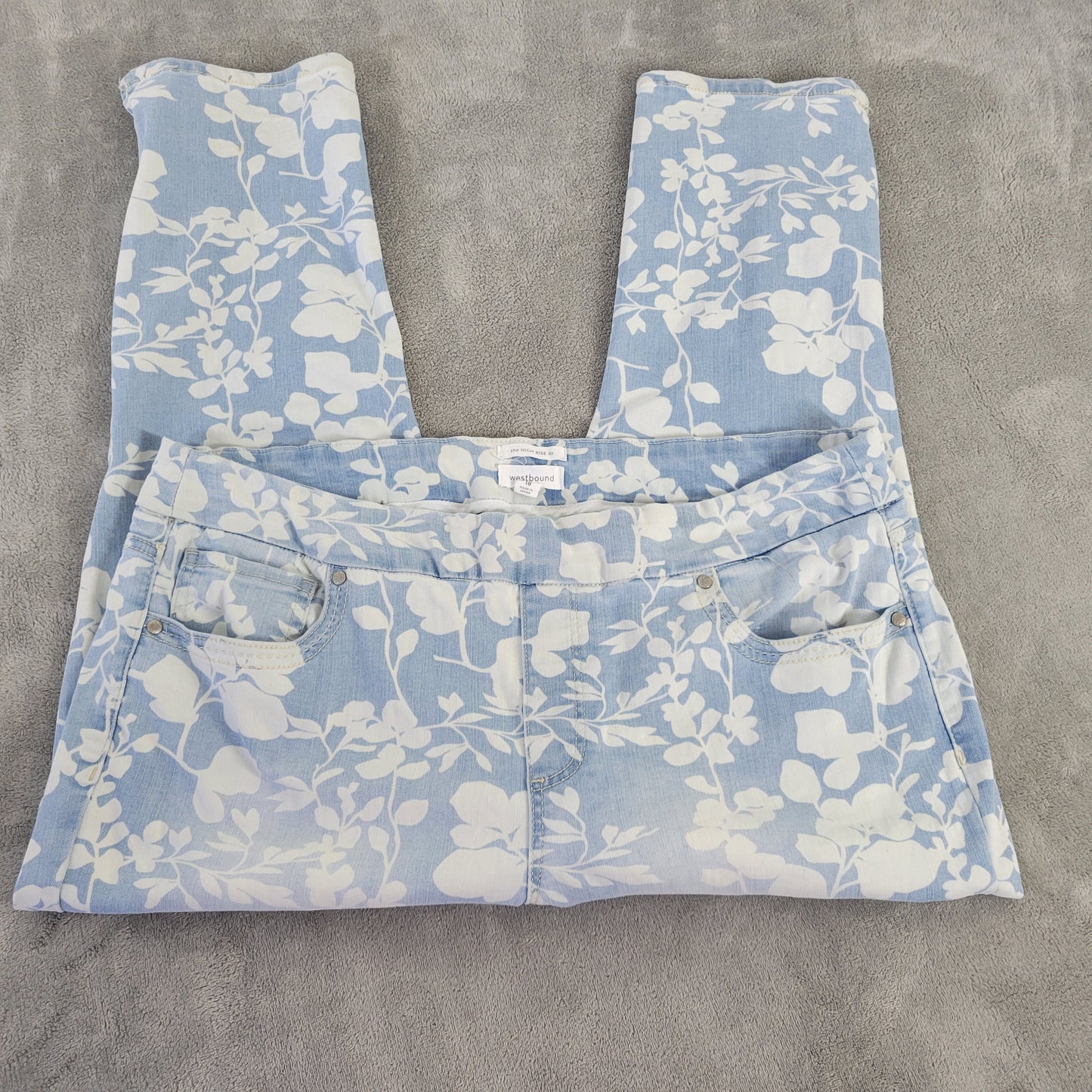 Westbound 18 Capri Jeans Blue White Floral High Rise Elastic Waist FLO82E
