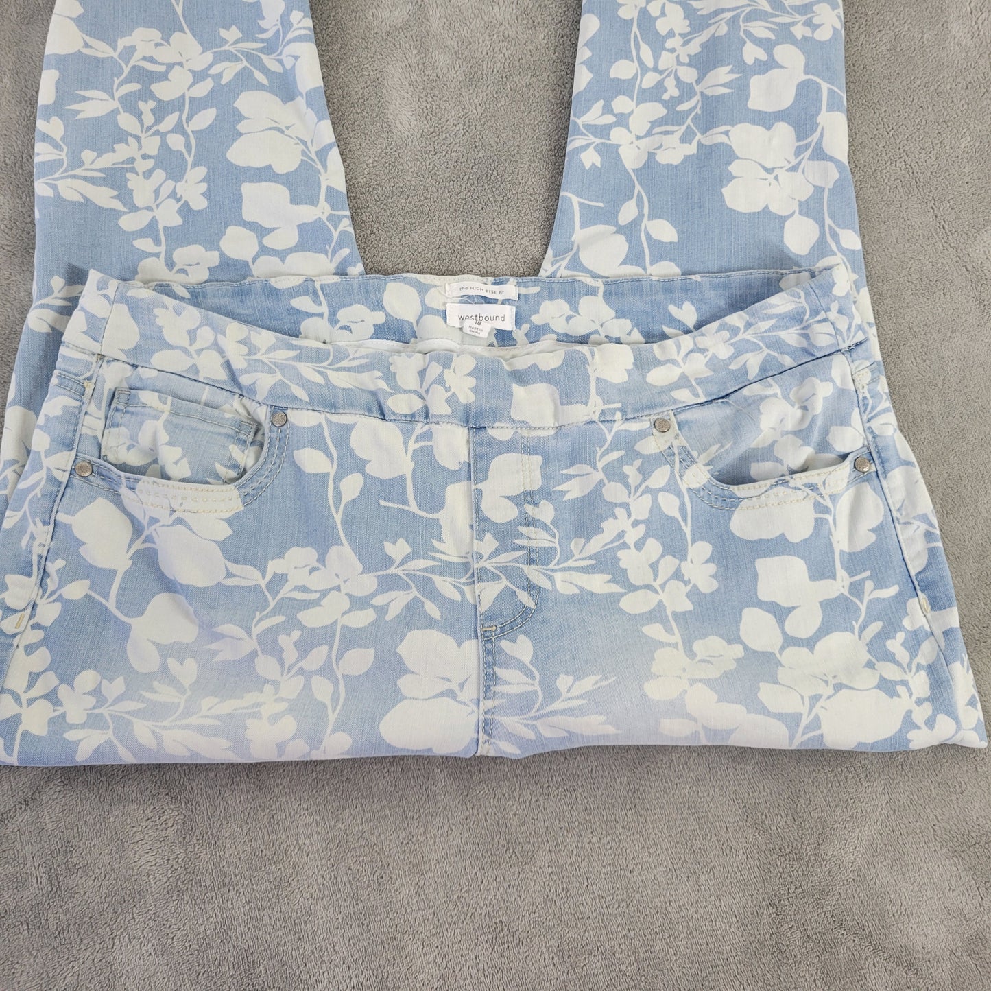 Westbound 18 Capri Jeans Blue White Floral High Rise Elastic Waist FLO82E