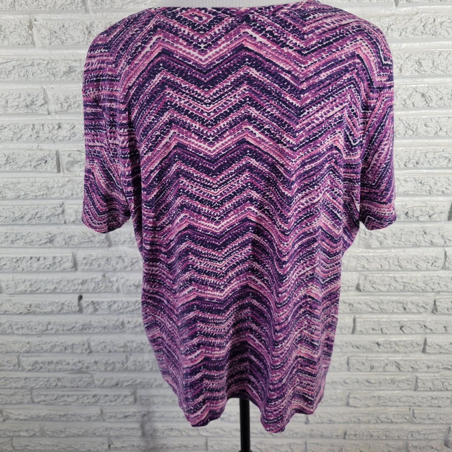 Croft & Barrow Women 1X Tee Purple Geometric 100% Cotton V-Neck GEO160E