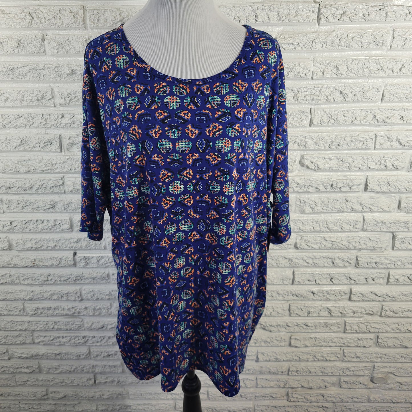 LuLaRoe Irma Women 2XL Tunic Blue Geometric Asymmetric High Low Plus GEO136XE