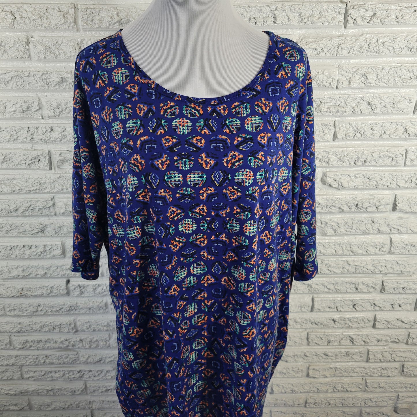 LuLaRoe Irma Women 2XL Tunic Blue Geometric Asymmetric High Low Plus GEO136XE