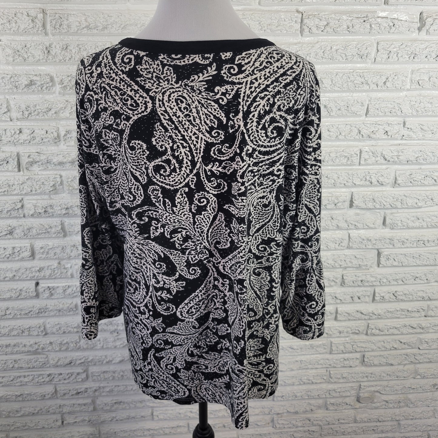 Rafaella Women 2X Top Black White Paisley Bell Sleeve 3/4 Sleeve PAI51E