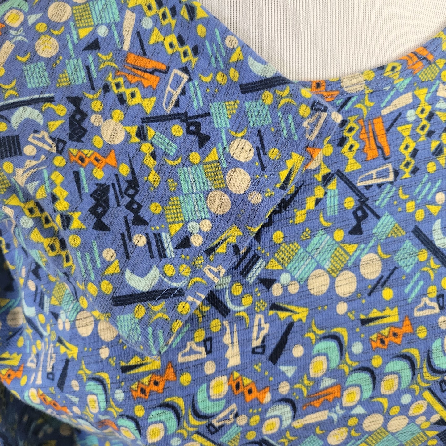 LuLaRoe Irma Women XL Tunic Blue Geometric Asymmetric High Low Blouse GEO80E