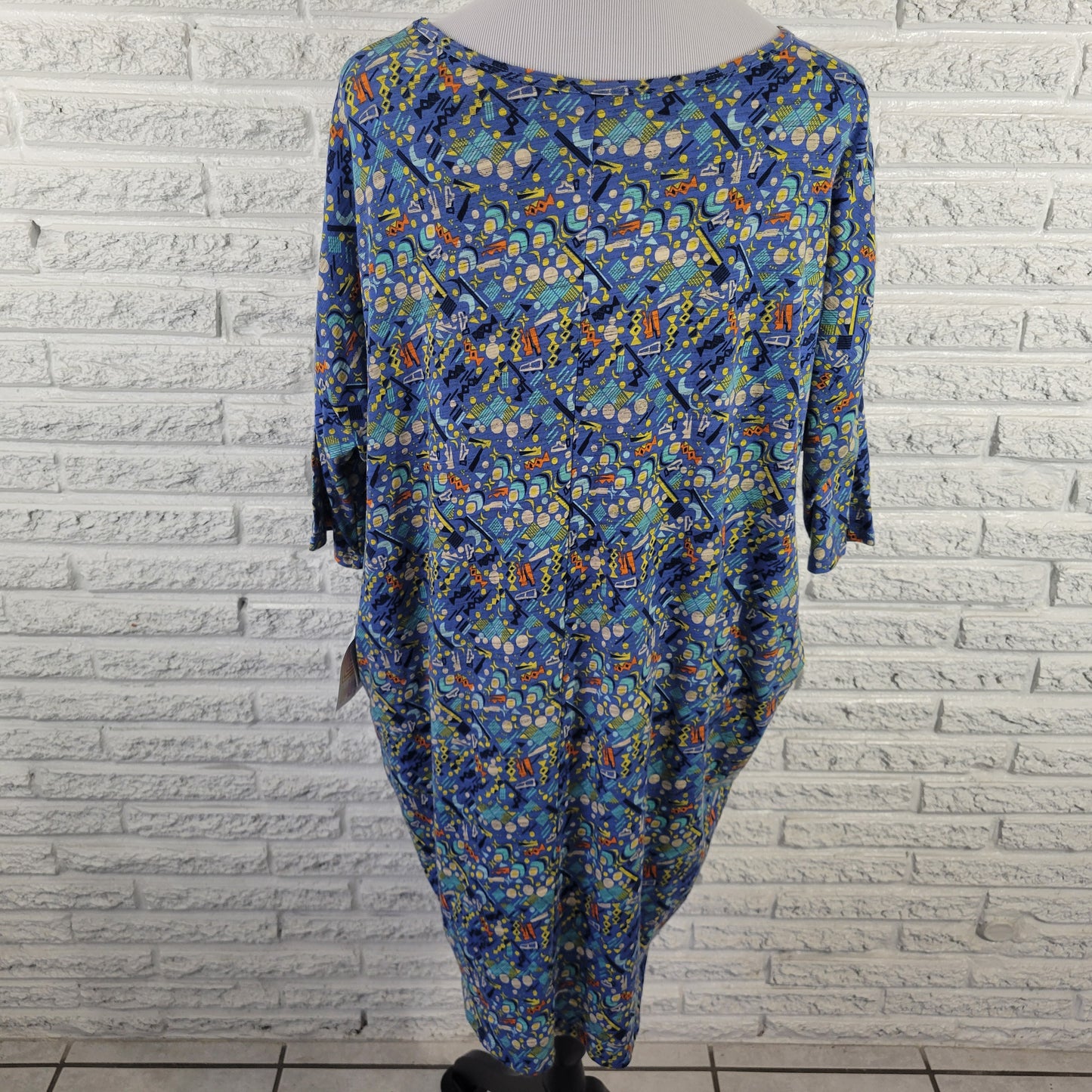 LuLaRoe Irma Women XL Tunic Blue Geometric Asymmetric High Low Blouse GEO80E