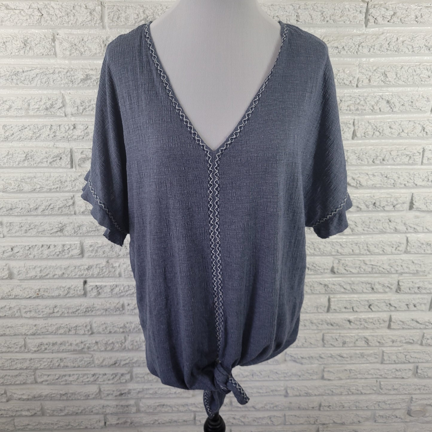 Max Studio Women's Top 2X Blue Knit V-Neck Short Sleeve Embroidered BLU287E