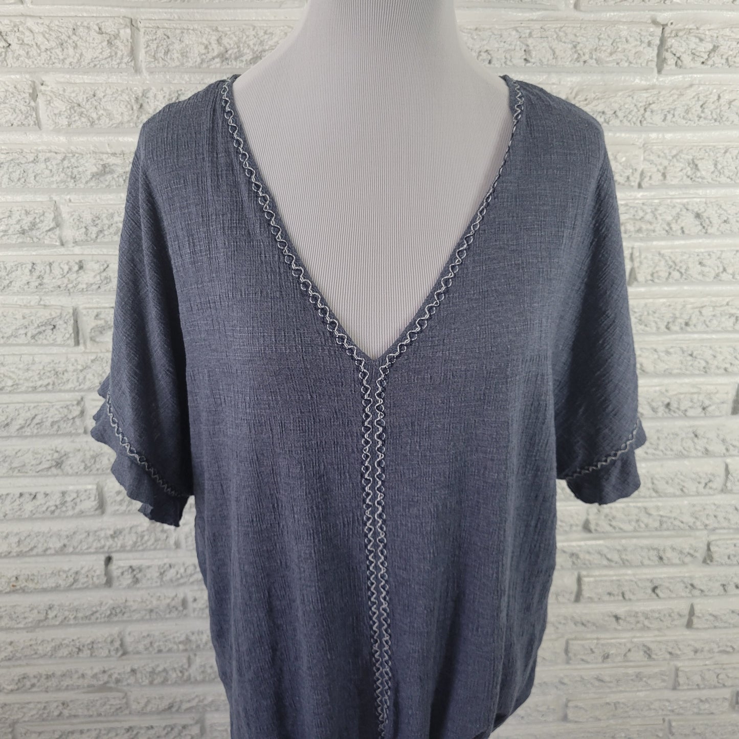 Max Studio Women's Top 2X Blue Knit V-Neck Short Sleeve Embroidered BLU287E