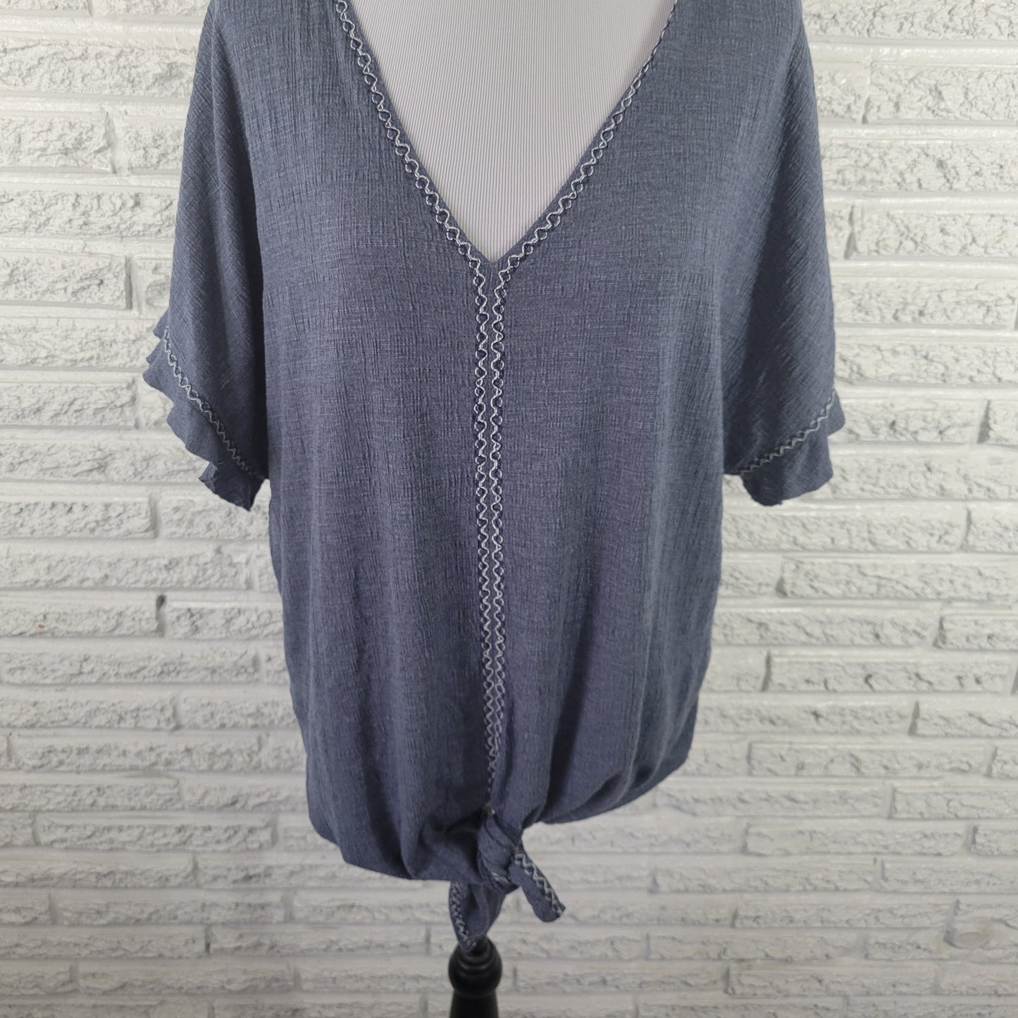 Max Studio Women's Top 2X Blue Knit V-Neck Short Sleeve Embroidered BLU287E